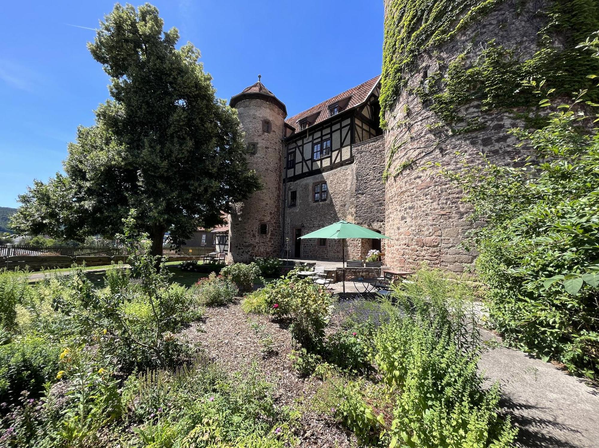 Graefin Amalia - Elegantes Apartment In Der Historischen Hinterburg In Schlitz, 2 Schlafzimmer, Mit Garten, Nahe Fulda Und Bad Hersfeld Extérieur photo