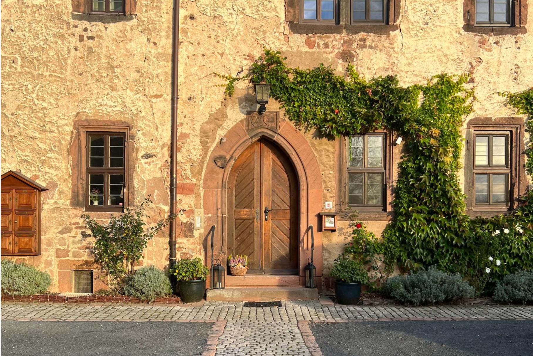 Graefin Amalia - Elegantes Apartment In Der Historischen Hinterburg In Schlitz, 2 Schlafzimmer, Mit Garten, Nahe Fulda Und Bad Hersfeld Extérieur photo